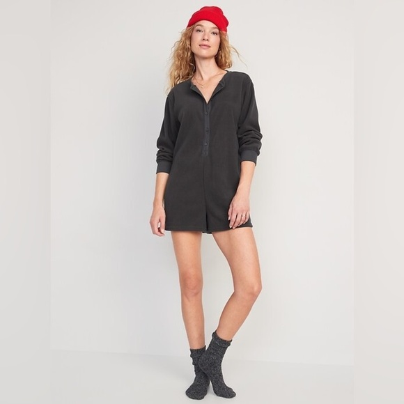 ON Fleece Henley Pajama Romper - Picture 9 of 9